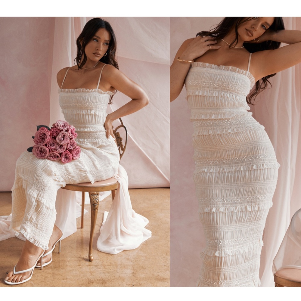 HOUSE OF CB 'Solana' Ivory Sequin Pleat Maxi Dress white delicate NWOT size M